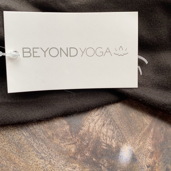 NWT Beyond Yoga infinity scarf neck wrapwith zip hidden pocket black athletic - Picture 4 of 4